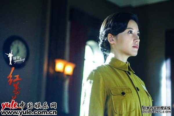 杨子姗英气十足