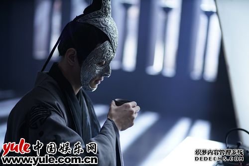 何奉天饰天机阁阁主1