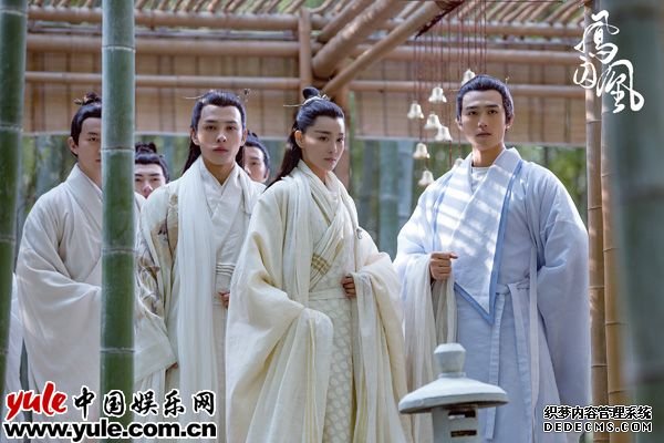 洪尧、张馨予